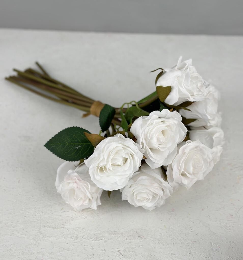 LÜKS DOKULU 11'Lİ YAPAY GÜL BUKETİ BEYAZ