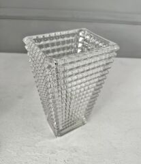 CAM PİRAMİT VAZO ŞEFFAF 22x13 CM