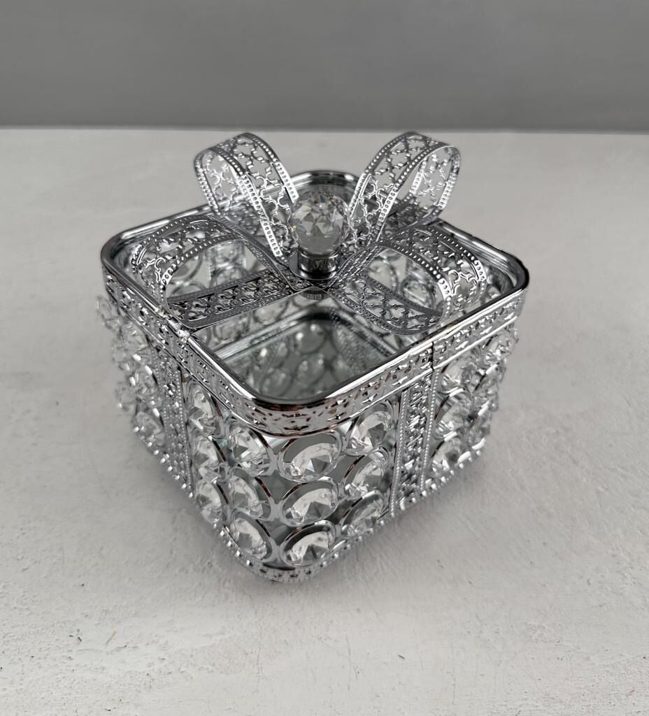 KRİSTAL TAŞLI FİYONK MODEL KARE ŞEKERLİK KUTU GÜMÜŞ