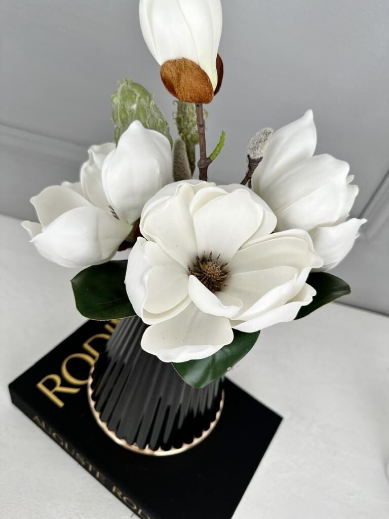 LÜKS ISLAK MANOLYA BUKETİ