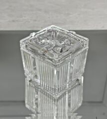 FİYONK MODEL KAPAKLI CAM KUTU ŞEKERLİK KARE