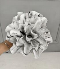 BEYAZ SİYAHLI YAPAY EVA LATEKS ÇİÇEK