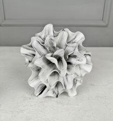 BEYAZ SİYAHLI YAPAY EVA LATEKS ÇİÇEK